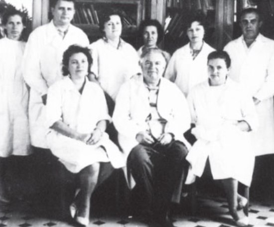 У 1969 р. кафедра терапії ІІ була трансформована в кафедру кардіології. У 1971 р. після смерті професора А.Л.Міхньова кафедру очолила д.м.н., професор В.А.Пилипенко (1971–1982 рр.); пізніше кафедру очолювали доцент Г.А.Драверт (1982), доцент В.І.Винничук (1983) і асистент В.С.Малиновська (1983–1985).