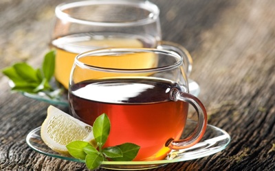 Умеренное употребление чая может замедлить прогрессирование кальцификации коронарных артерий и сократить риск связанных с этим сердечно – сосудистых событий.