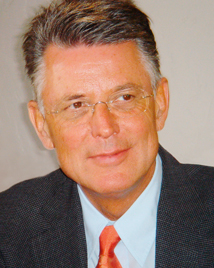 Штегман Томас (Thomas J. Stegmann, MD, PhD Prof. Dr. med.; MD, PhD at Hannover Medical School, Member of Faculty), іноземний член Національної Академії медичних наук України, обраний 04.07.2007 р. за спеціальністю кардіохірургія. Директор департаменту грудної і серцево-судинної хірургії медичного центру Марбургського університету, професор медичного факультету медичної Вищої школи. м. Ганновер, Німеччина.